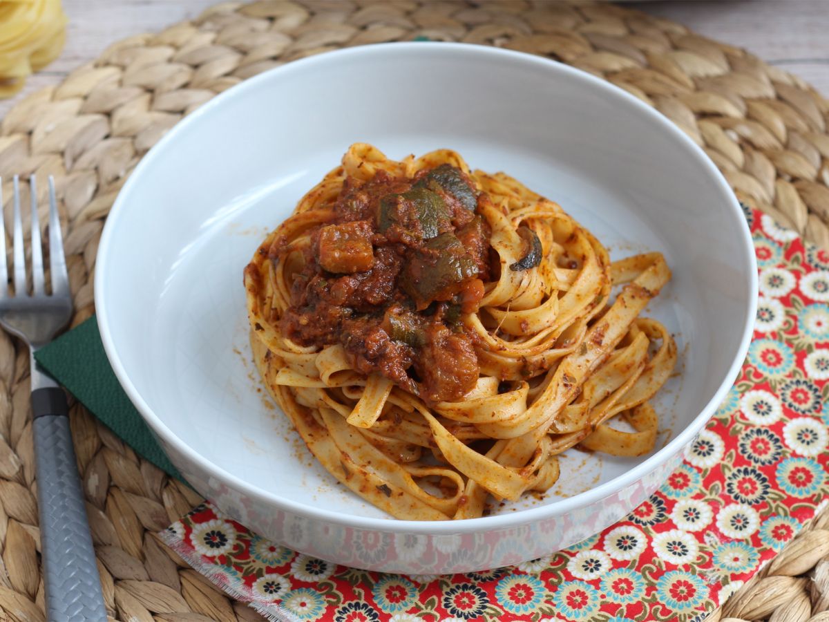 Tagliatelle z ragù z cukinii - wegetariańskie pierwsze danie, które wszyscy uwielbiają!