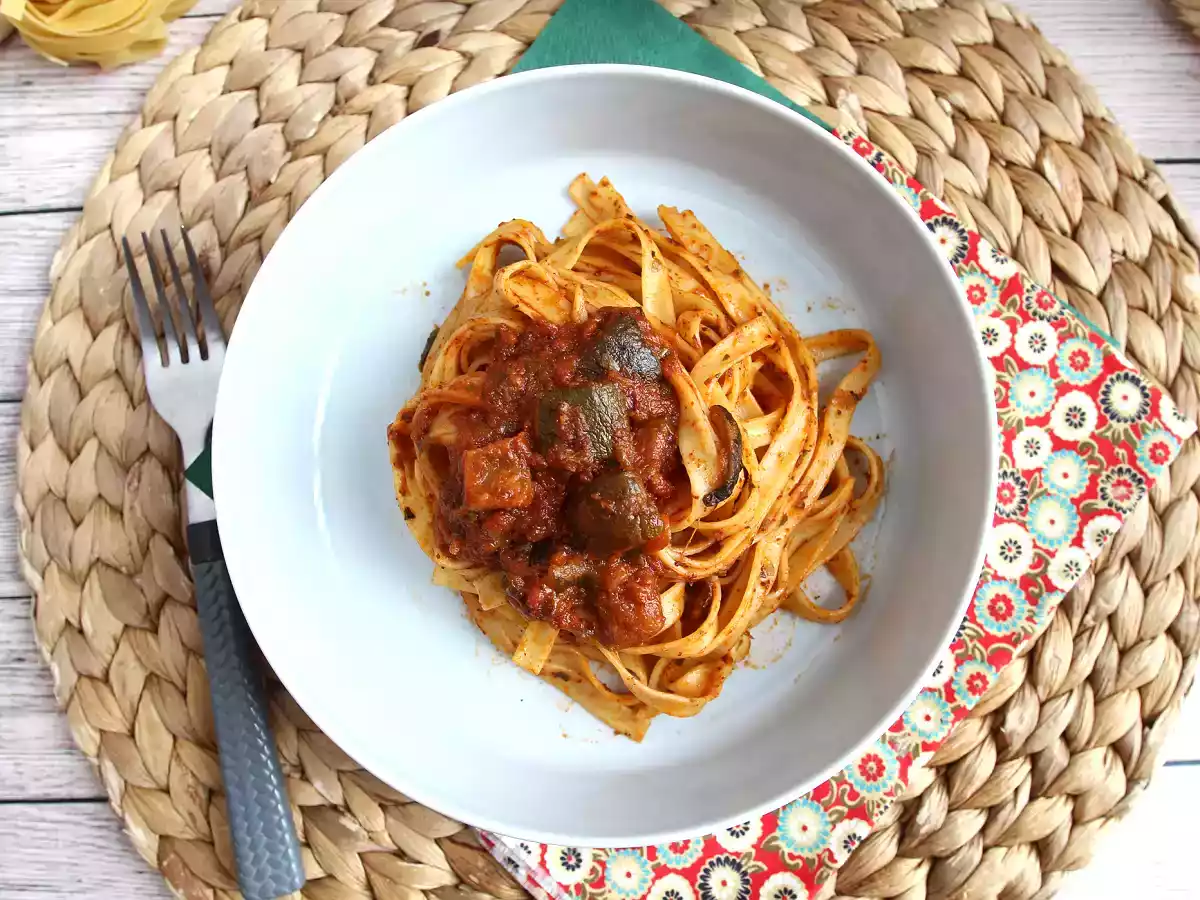 Tagliatelle z ragù z cukinii - wegetariańskie pierwsze danie, które wszyscy uwielbiają! - zdjęcie 3