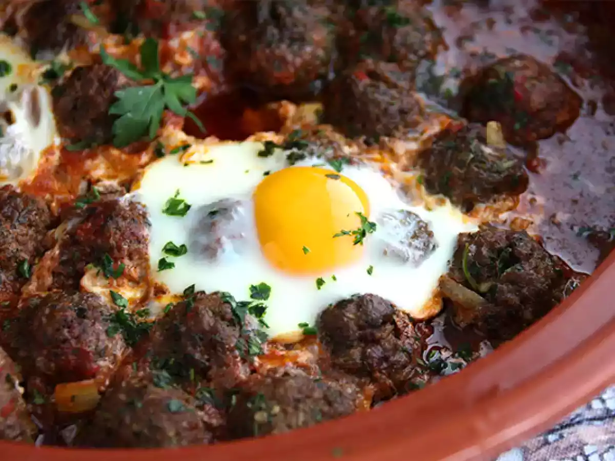 Tajine z kefty (klopsiki z mięsa mielonego z przyprawami i ziołami) - zdjęcie 3