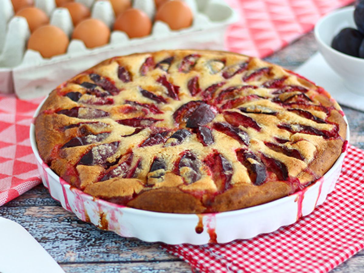 Tarta brioszkowa ze śliwkami
