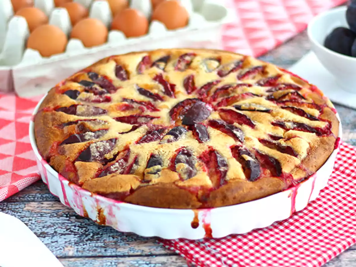 Tarta brioszkowa ze śliwkami