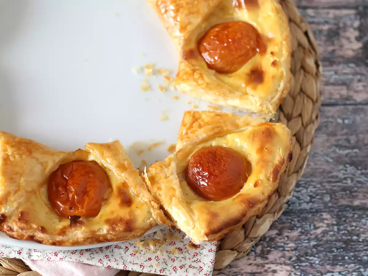 Tarta oranaise - ciasto francuskie, krem budyniowy i morele - zdjęcie 4