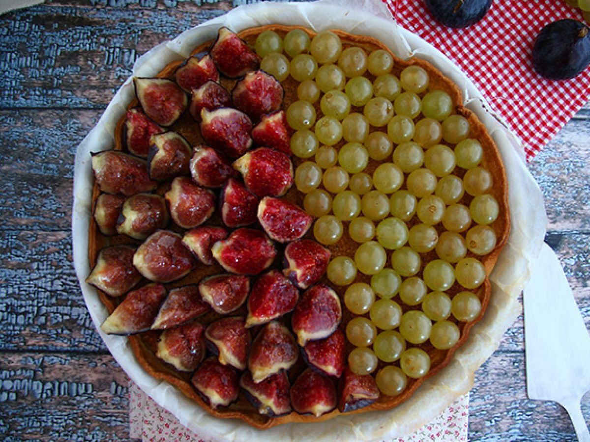 Tarta pół figowa, pół winogronowa