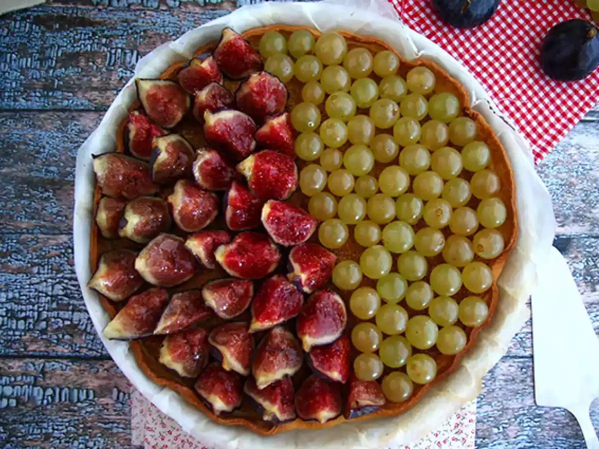 Tarta pół figowa, pół winogronowa