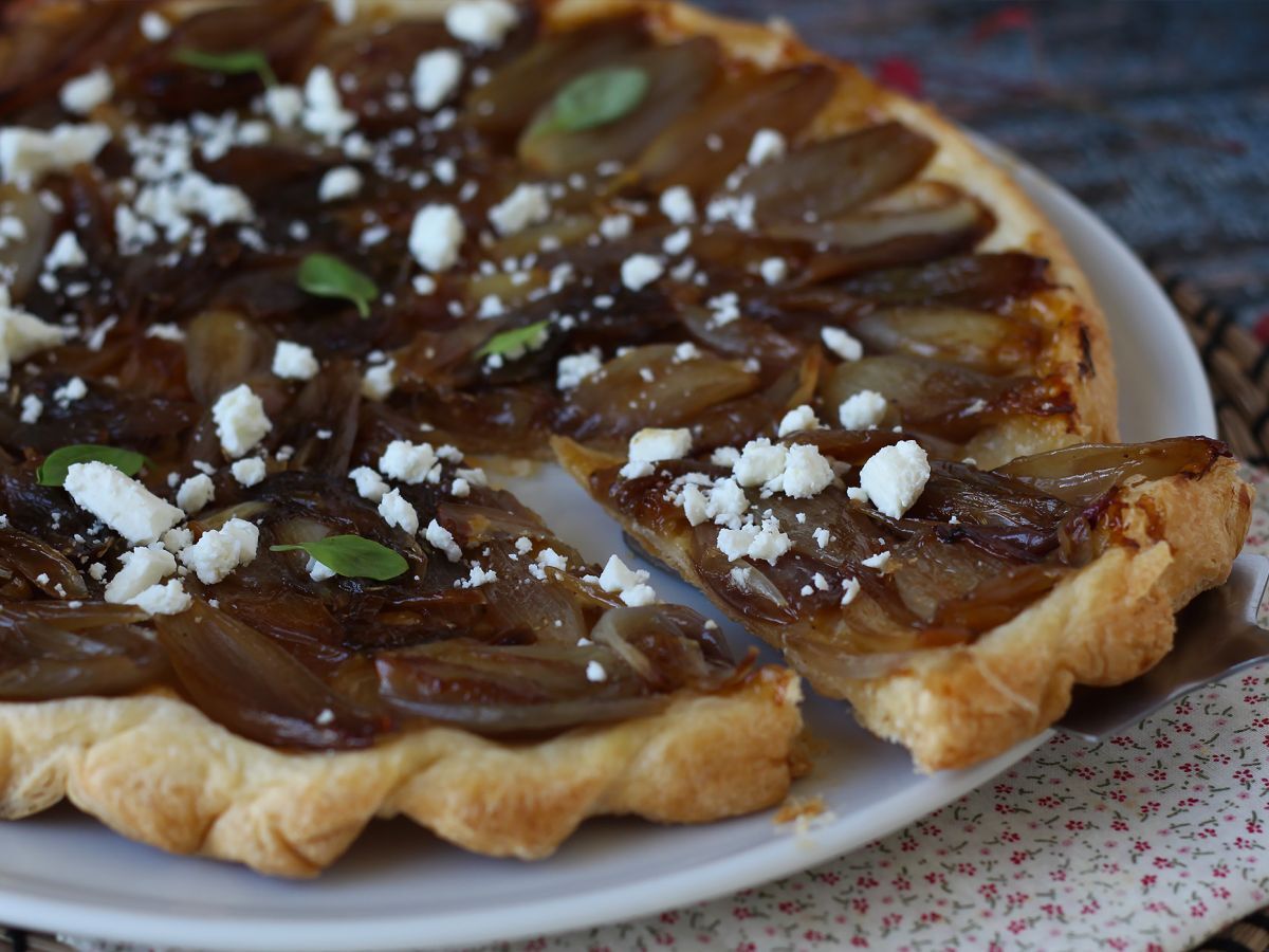 Tarta tatin z szalotką i fetą - nieodparta wersja wytrawna! - zdjęcie 3