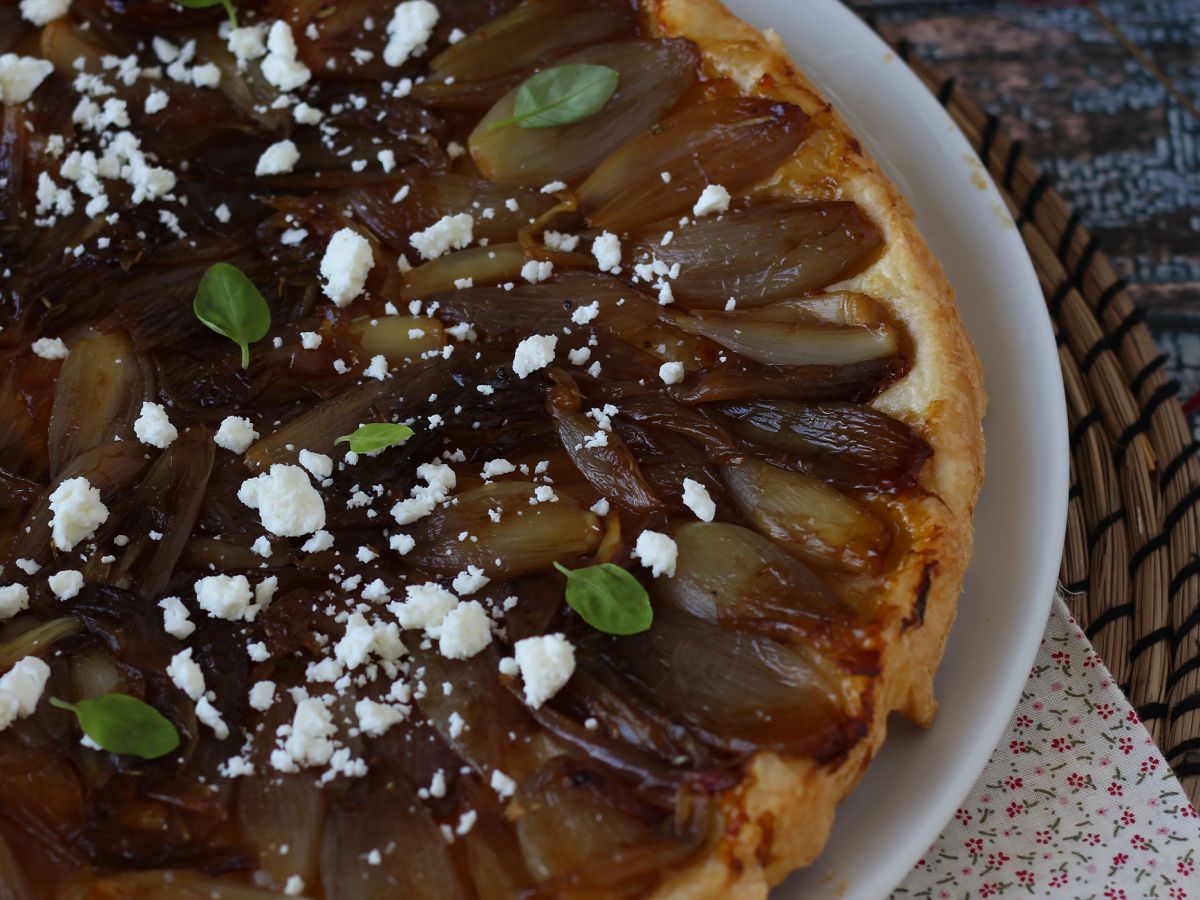Tarta tatin z szalotką i fetą - nieodparta wersja wytrawna! - zdjęcie 4