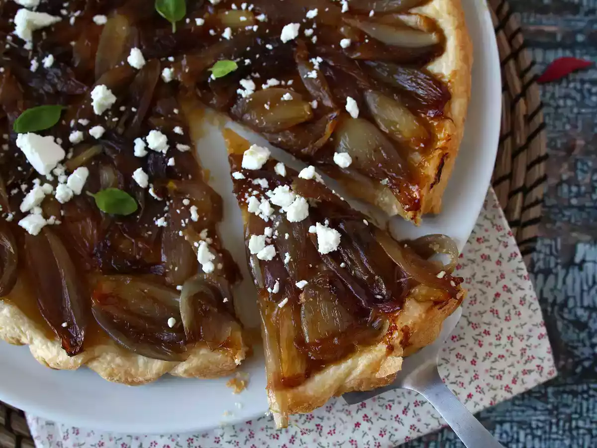 Tarta tatin z szalotką i fetą - nieodparta wersja wytrawna! - zdjęcie 5
