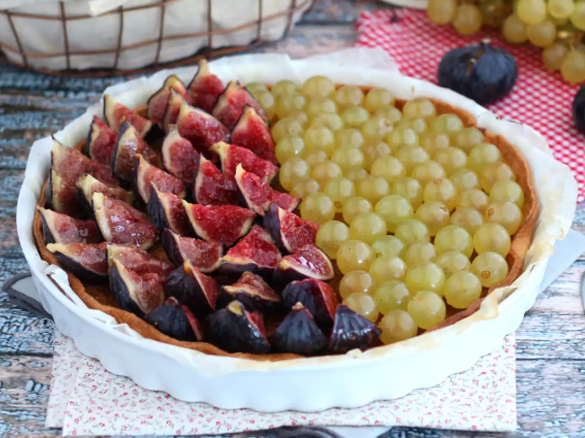 Tarta z figami i winogronami – pół na pół - zdjęcie 3