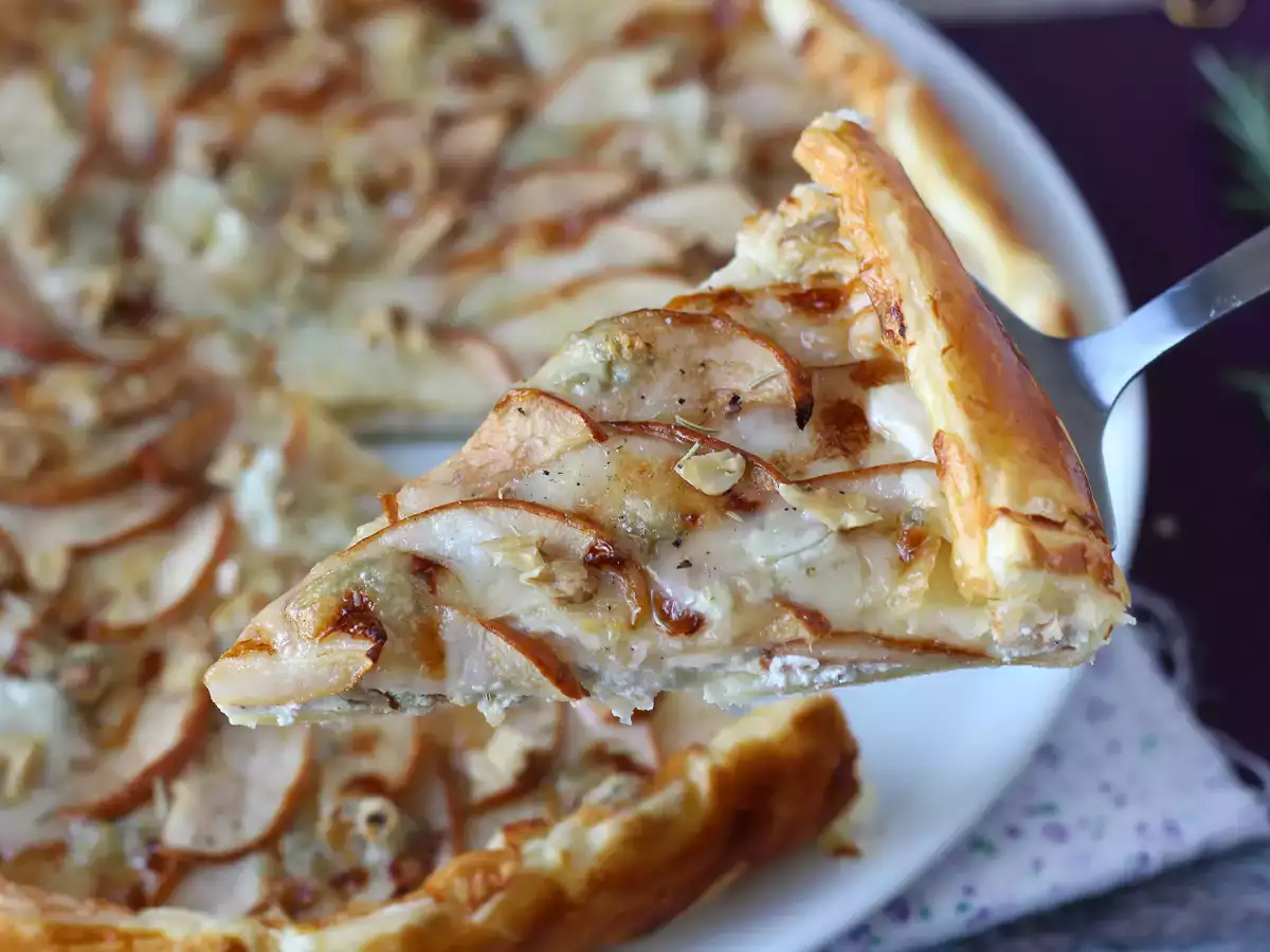 Tarta z gruszkami, gorgonzolą i orzechami włoskimi – nieodparte połączenie słodko-słonych smaków - zdjęcie 3