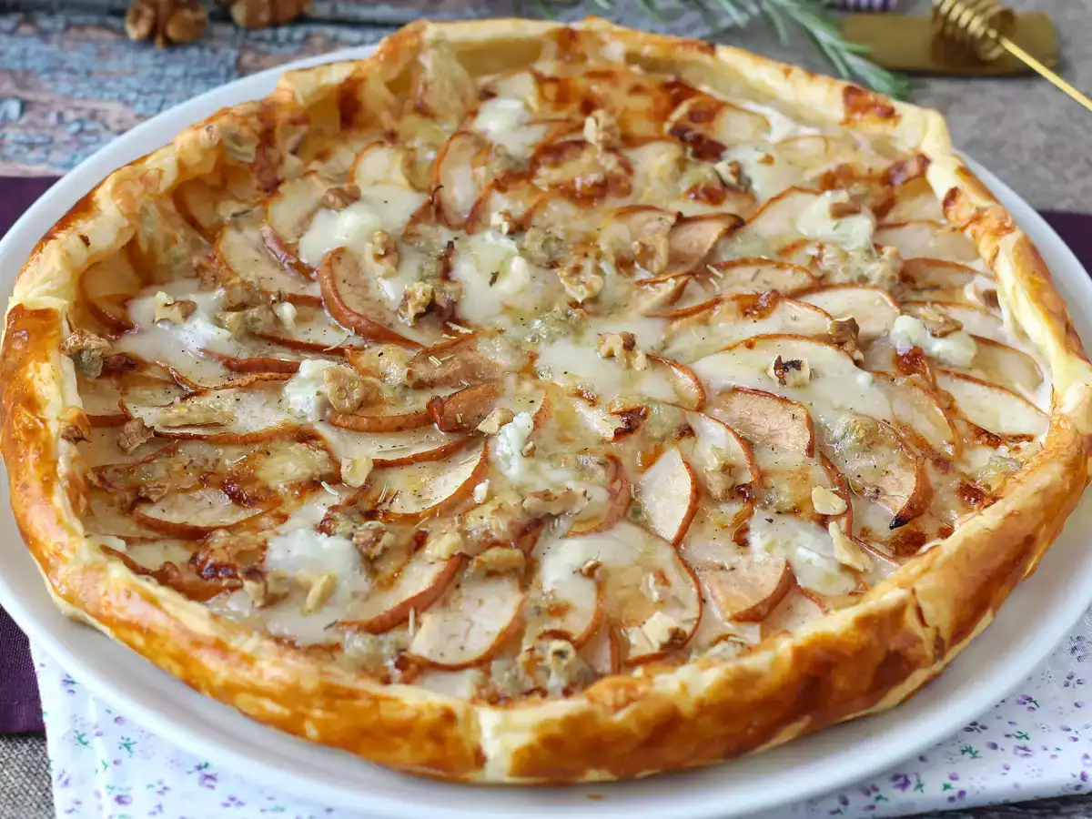 Tarta z gruszkami, gorgonzolą i orzechami włoskimi – nieodparte połączenie słodko-słonych smaków - zdjęcie 8
