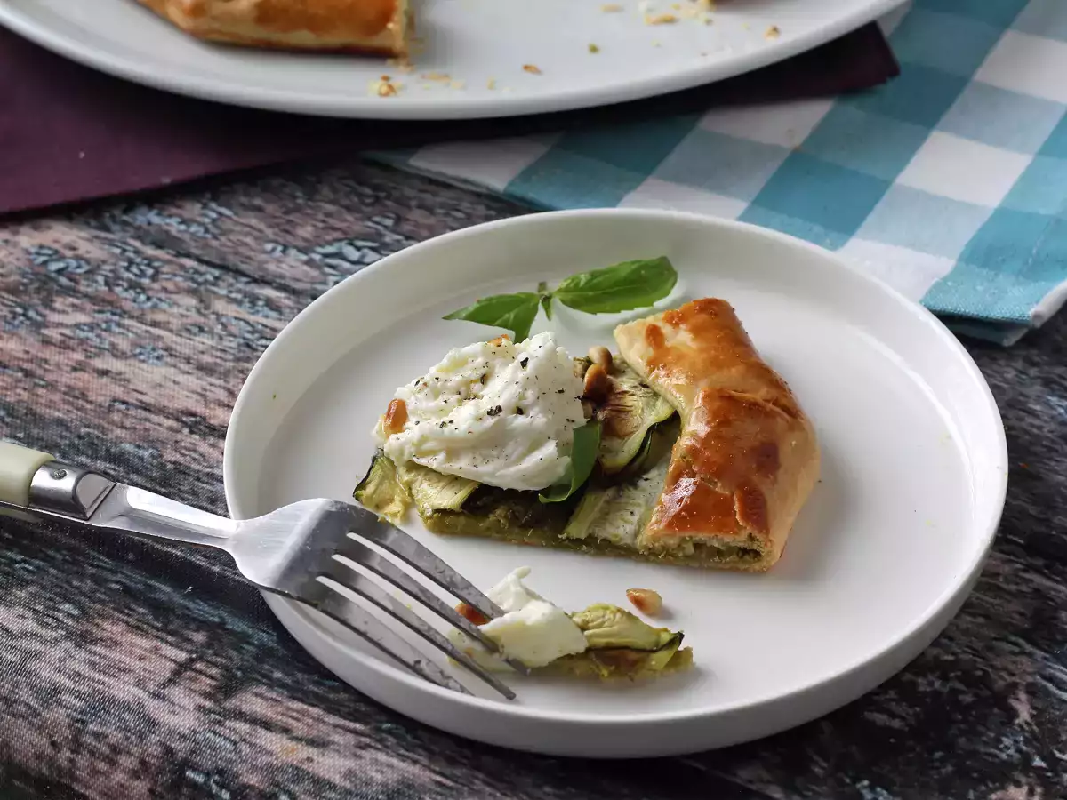 Tarta z pesto i cukinią: prosty przepis, który pachnie latem! - zdjęcie 7