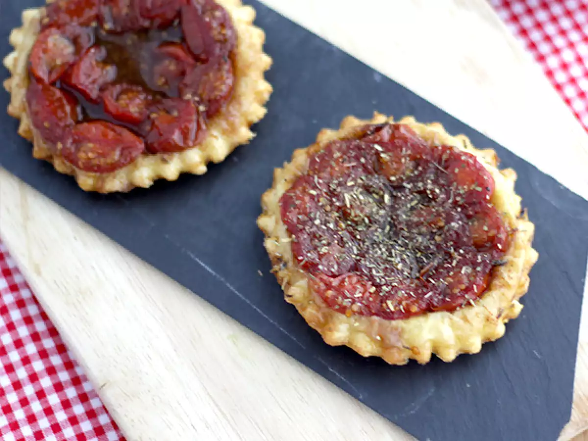 Tartaletki tatin z pomidorkami koktajlowymi - zdjęcie 2
