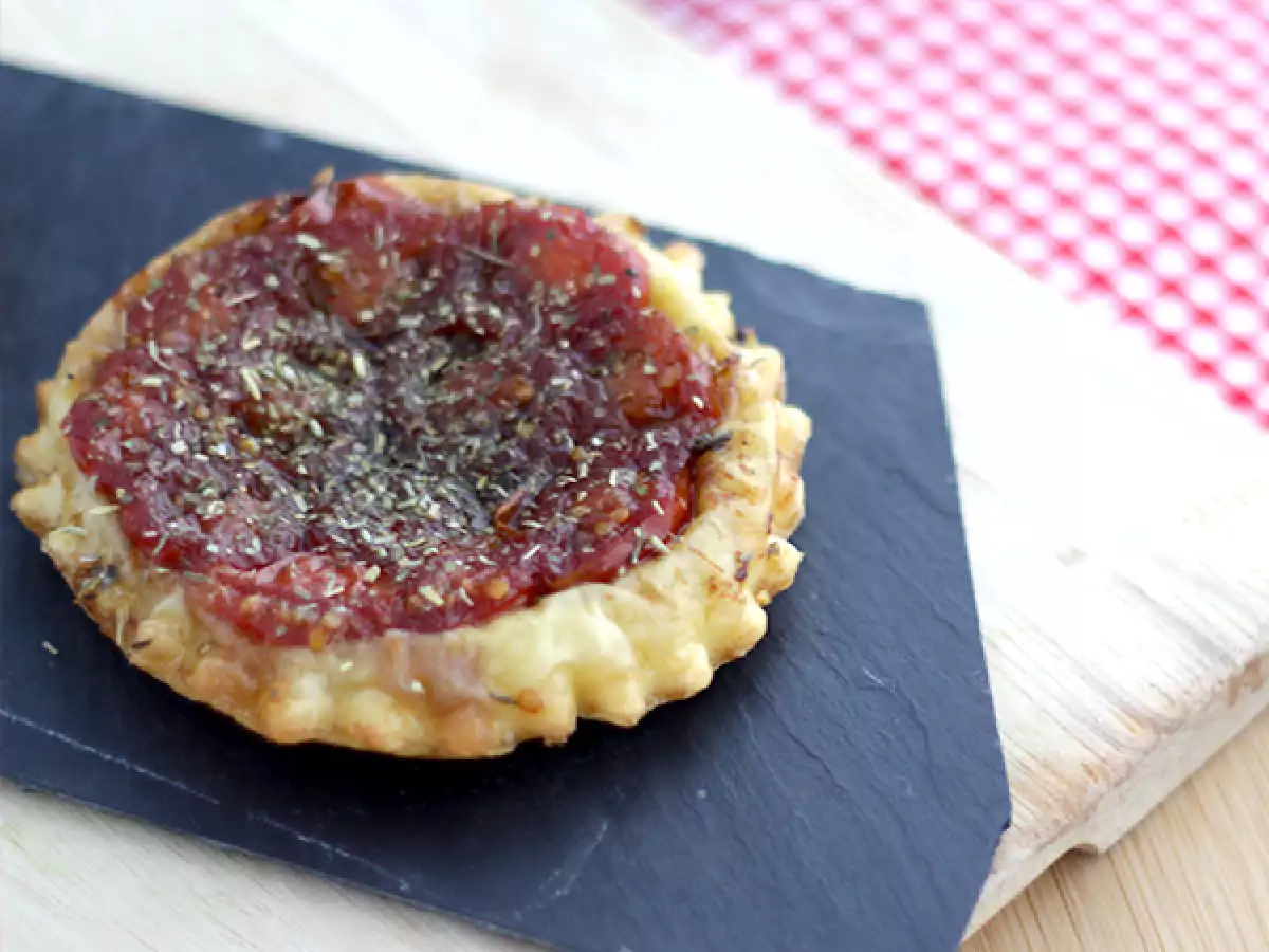 Tartaletki tatin z pomidorkami koktajlowymi - zdjęcie 3