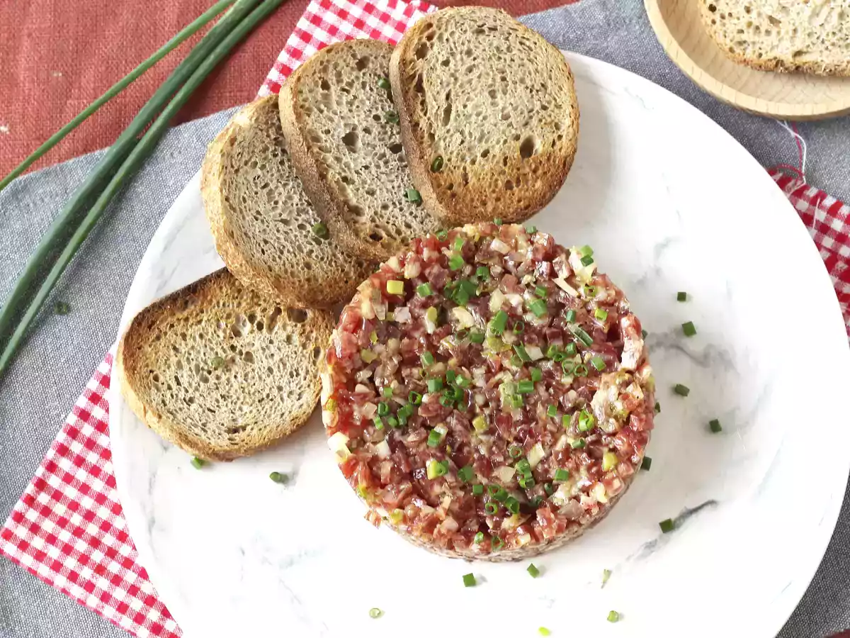 Tartar de fuet: ekspresowa wersja klasycznego tatara ze steku - zdjęcie 2