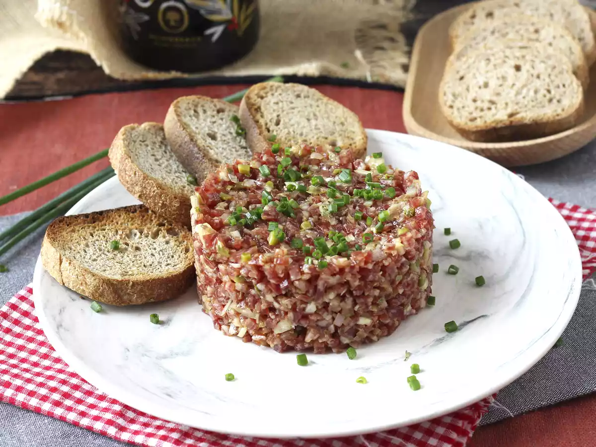 Tartar de fuet: ekspresowa wersja klasycznego tatara ze steku - zdjęcie 3