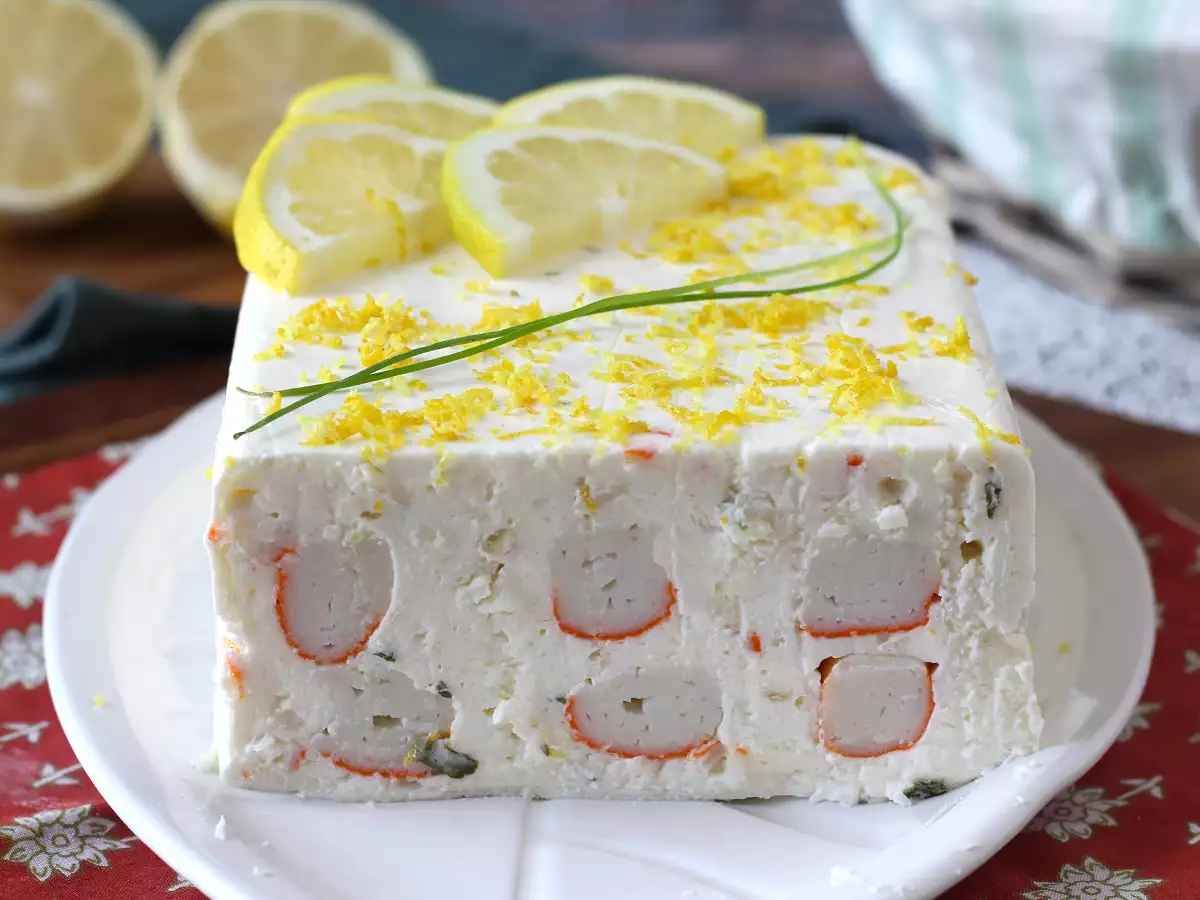 Terrina z surimi bez gotowania: łatwa do przygotowania zimna przystawka, idealna na lato