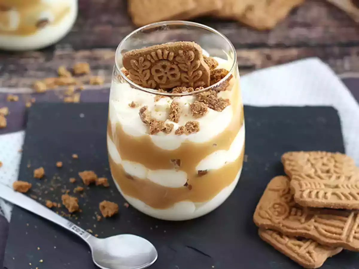 Tiramisu ze speculoos i karmelem z solonego masła