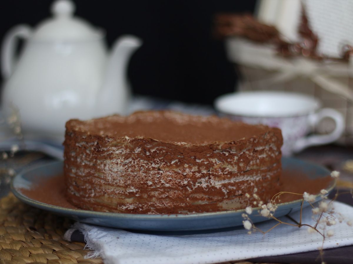 Tort naleśnikowy w stylu tiramisu z kawą i kakao - zdjęcie 2