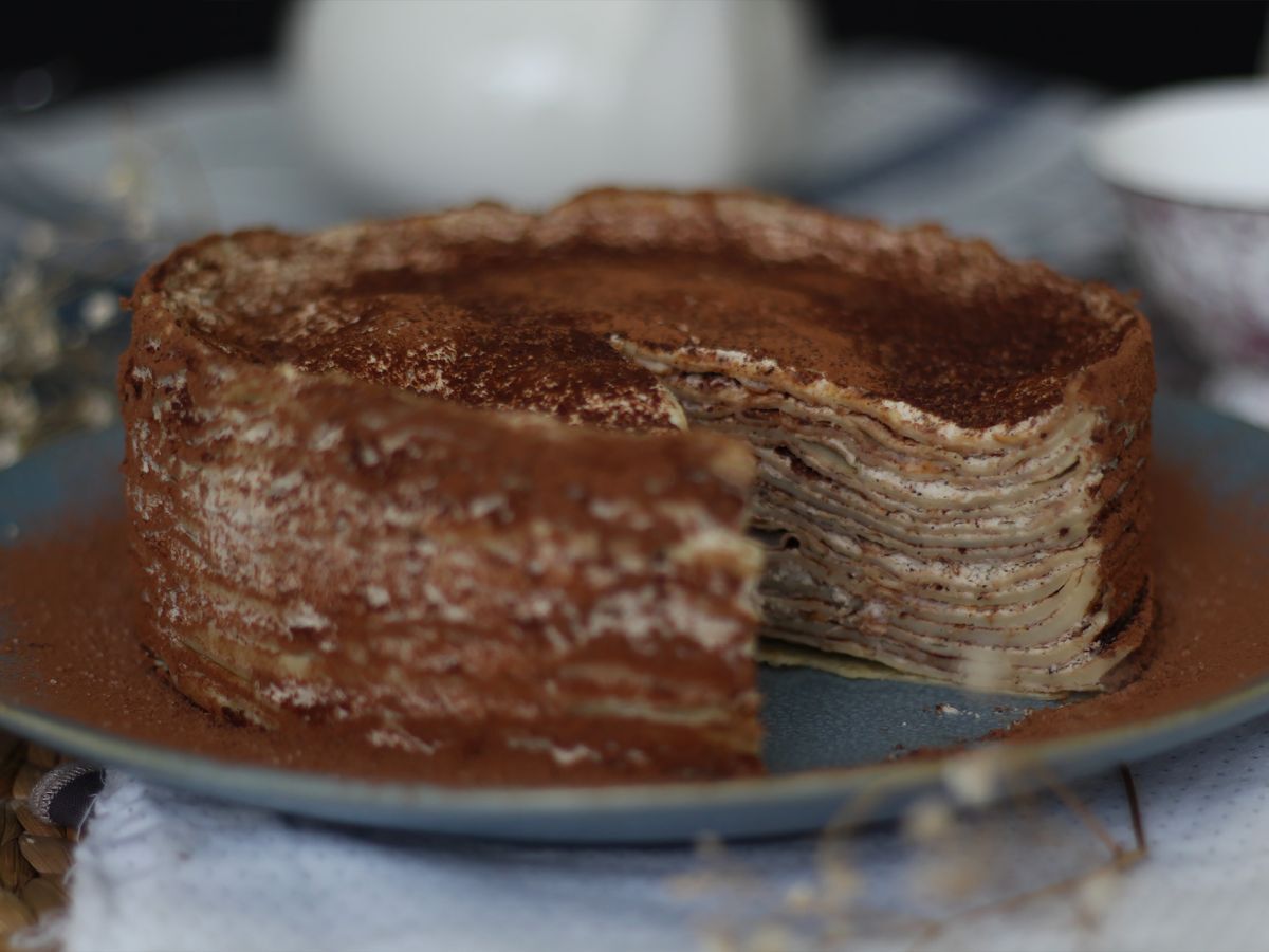 Tort naleśnikowy w stylu tiramisu z kawą i kakao - zdjęcie 5