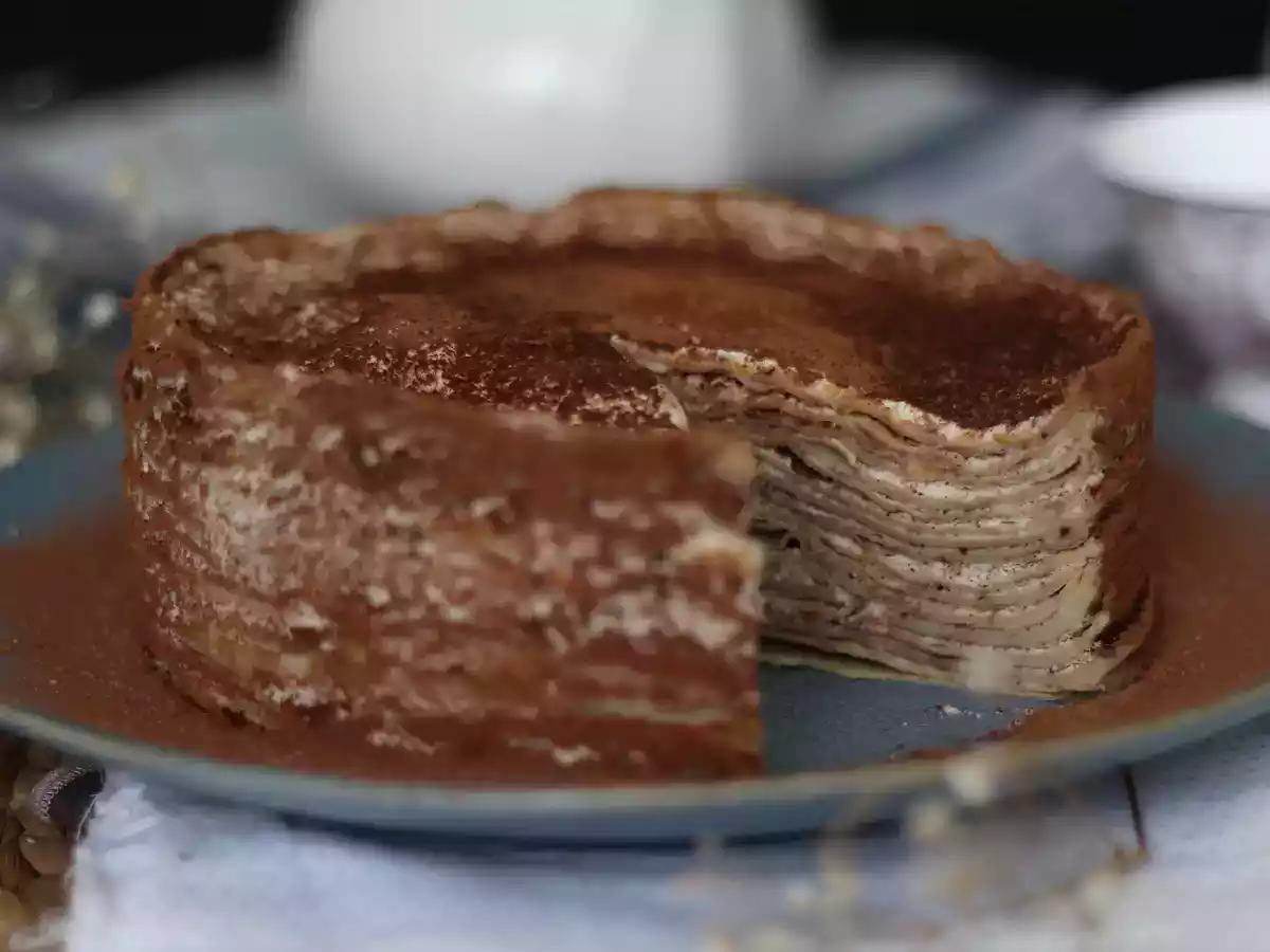 Tort naleśnikowy w stylu tiramisu z kawą i kakao - zdjęcie 5