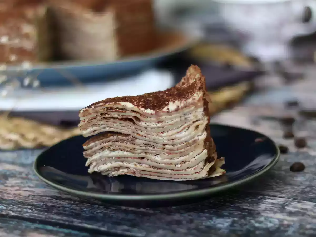 Tort naleśnikowy w stylu tiramisu z kawą i kakao - zdjęcie 6