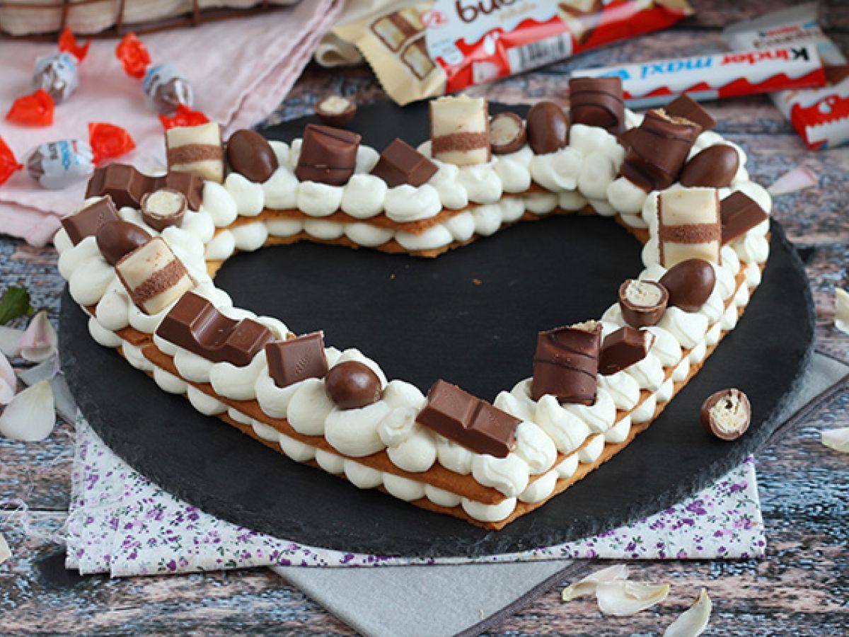 Tort sercowy z Kinder - Tarta sercowa z Kinder na Walentynki - zdjęcie 2