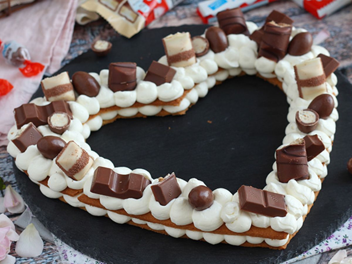 Tort sercowy z Kinder - Tarta sercowa z Kinder na Walentynki - zdjęcie 4
