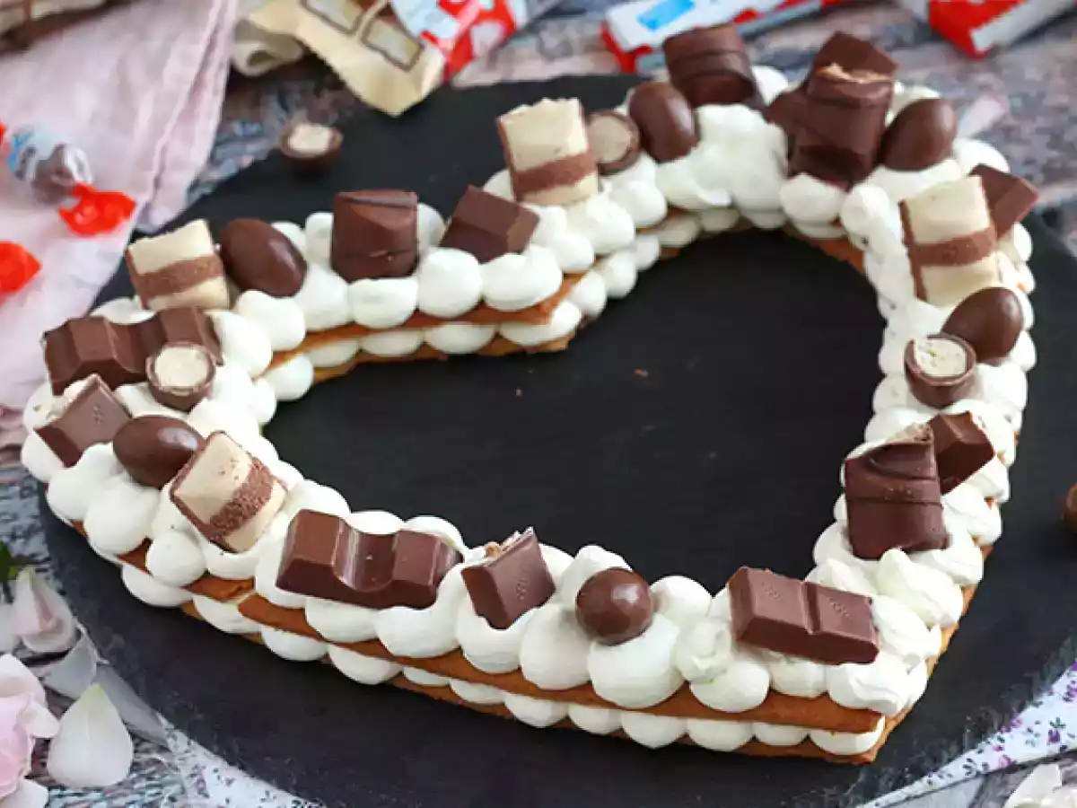 Tort sercowy z Kinder - Tarta sercowa z Kinder na Walentynki - zdjęcie 4