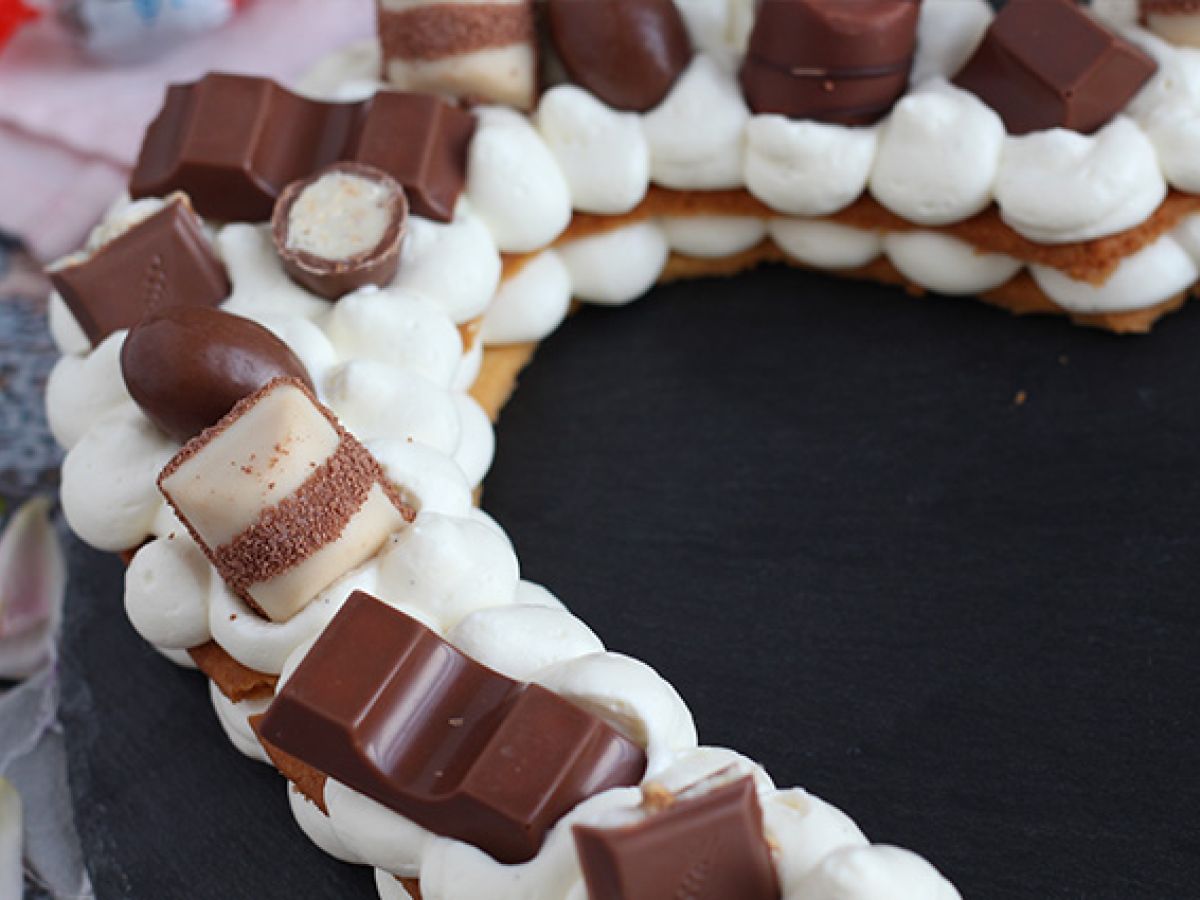 Tort sercowy z Kinder - Tarta sercowa z Kinder na Walentynki - zdjęcie 5