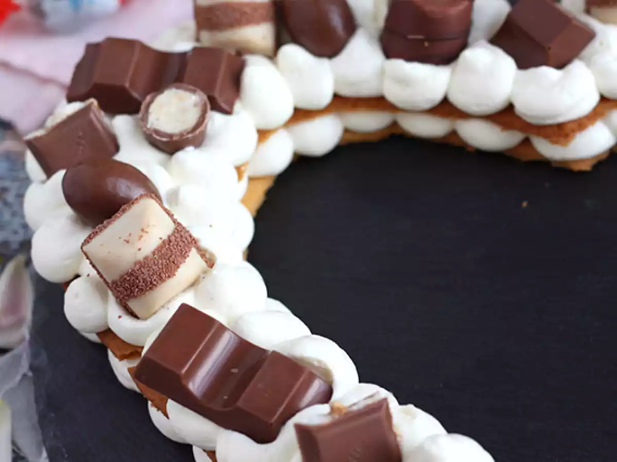 Tort sercowy z Kinder - Tarta sercowa z Kinder na Walentynki - zdjęcie 5