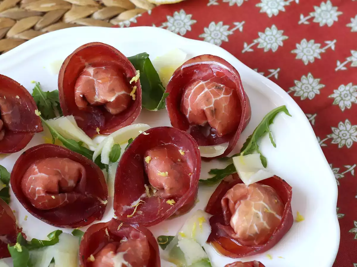 Tortelloni di bresaola nadziewane rukolą i serem ricotta: smaczne i gotowe w 10 minut! - zdjęcie 5
