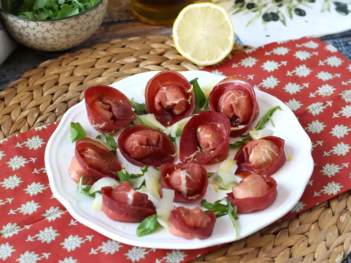 Tortelloni di bresaola nadziewane rukolą i serem ricotta: smaczne i gotowe w 10 minut! - zdjęcie 6