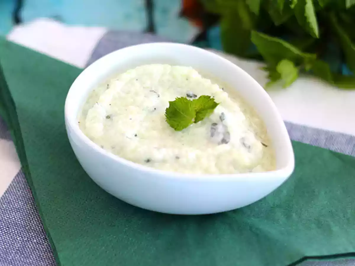 Tzatziki, grecki sos z ogórków i jogurtu - zdjęcie 2