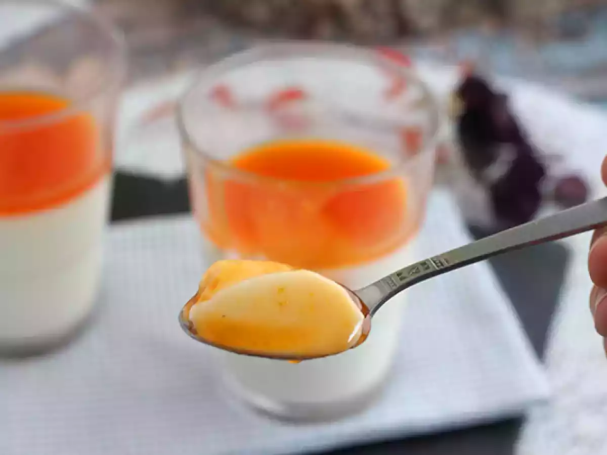 Waniliowa panna cotta z morelowym coulis - zdjęcie 4