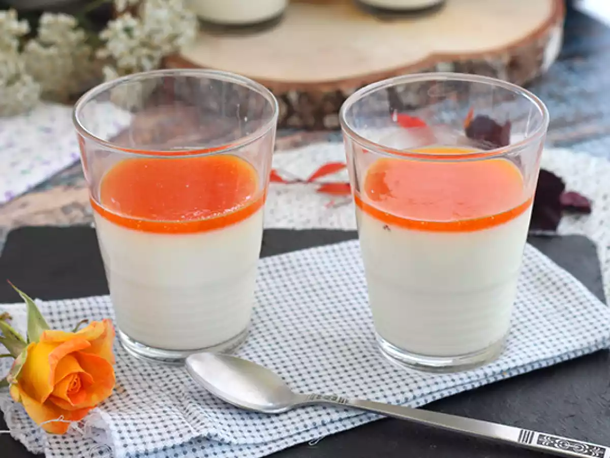 Waniliowa panna cotta z morelowym coulis - zdjęcie 5