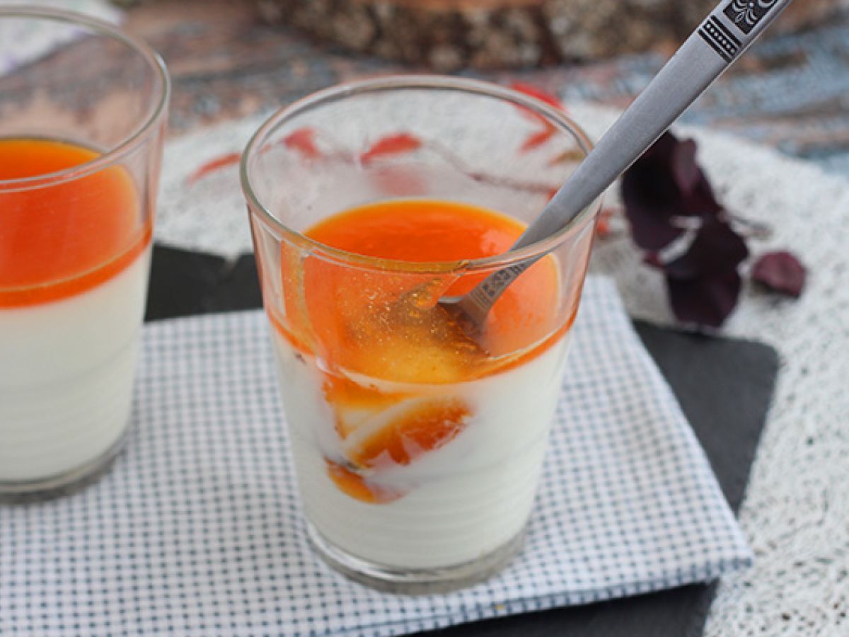 Waniliowa panna cotta z morelowym coulis - zdjęcie 6