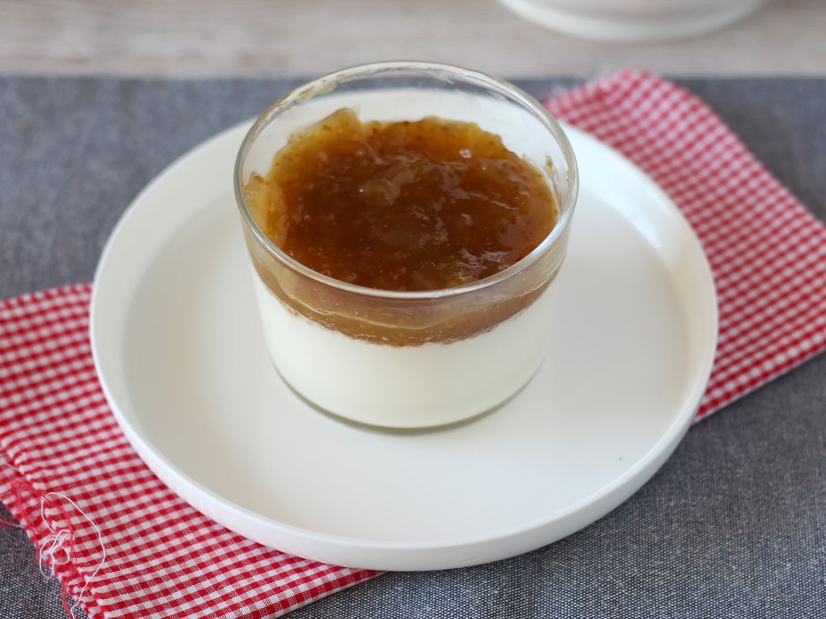 Waniliowa panna cotta z sosem figowym - zdjęcie 2