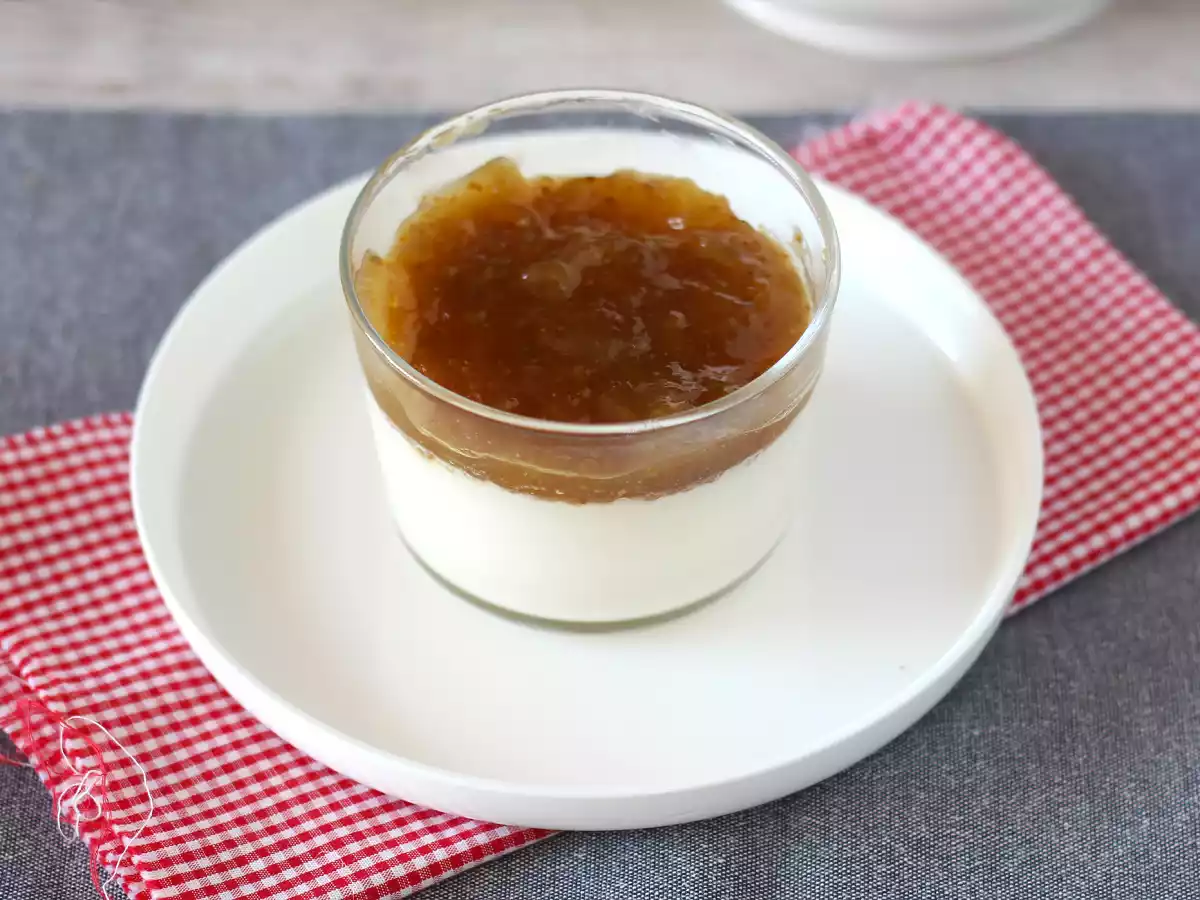 Waniliowa panna cotta z sosem figowym - zdjęcie 2