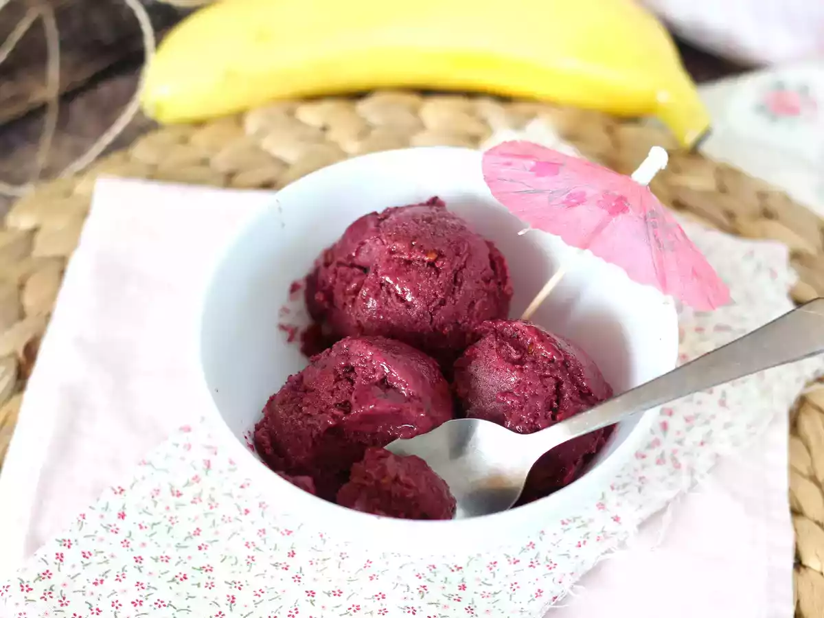 Wegańskie lody z czerwonych owoców: super łatwa do zrobienia kremowa bananowa przyjemność! - zdjęcie 3