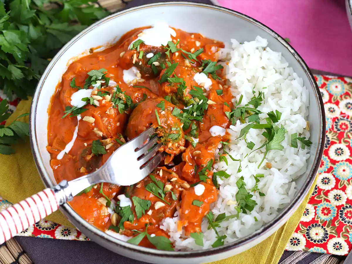 Wegańskie Malai Kofta: klopsiki z ciecierzycy w sosie pomidorowym - zdjęcie 4