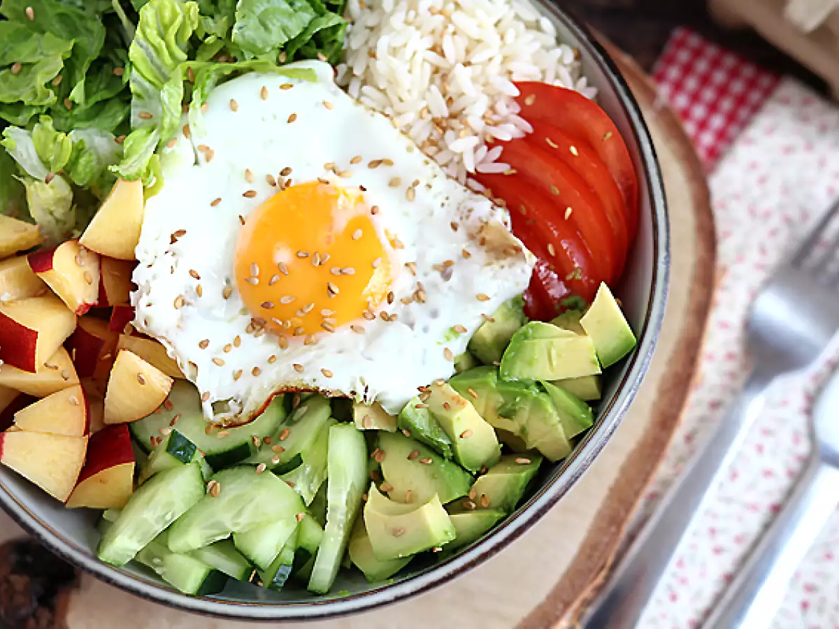 Wegetariański Buddha bowl – kolorowa i zbilansowana sałatka! - zdjęcie 4