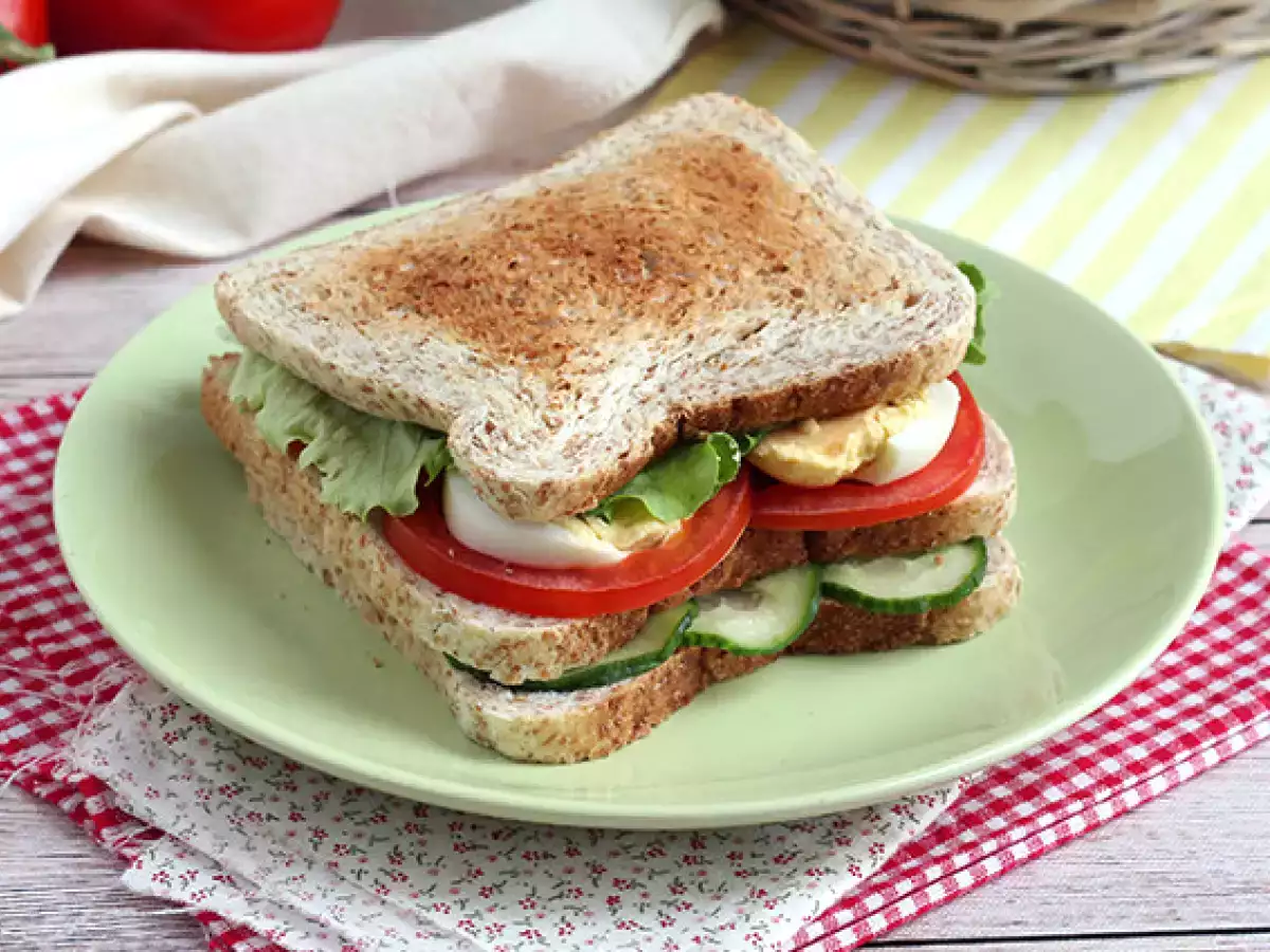 Wegetariański club sandwich - zdjęcie 3