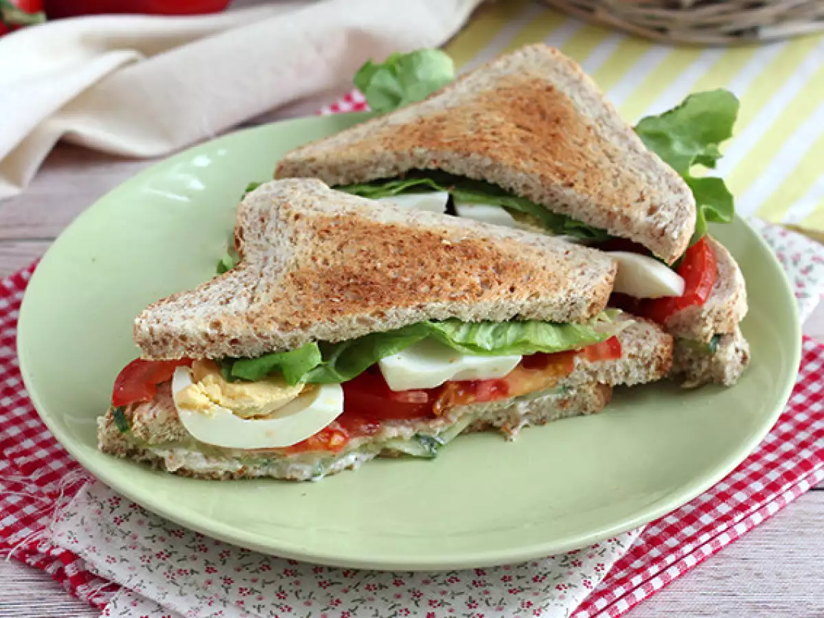Wegetariański club sandwich - zdjęcie 4