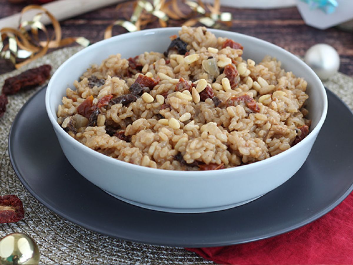 Wegetariańskie risotto z suszonymi pomidorami i pieczarkami