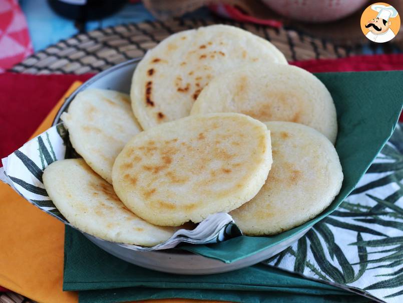 Wenezuelskie arepas, bezglutenowe bułki z zaledwie 3 składników