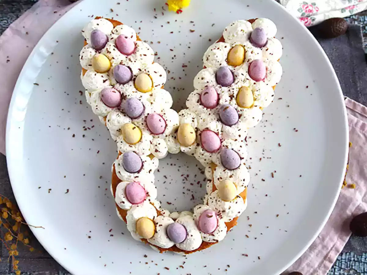 Wielkanocna tarta z zajączkiem