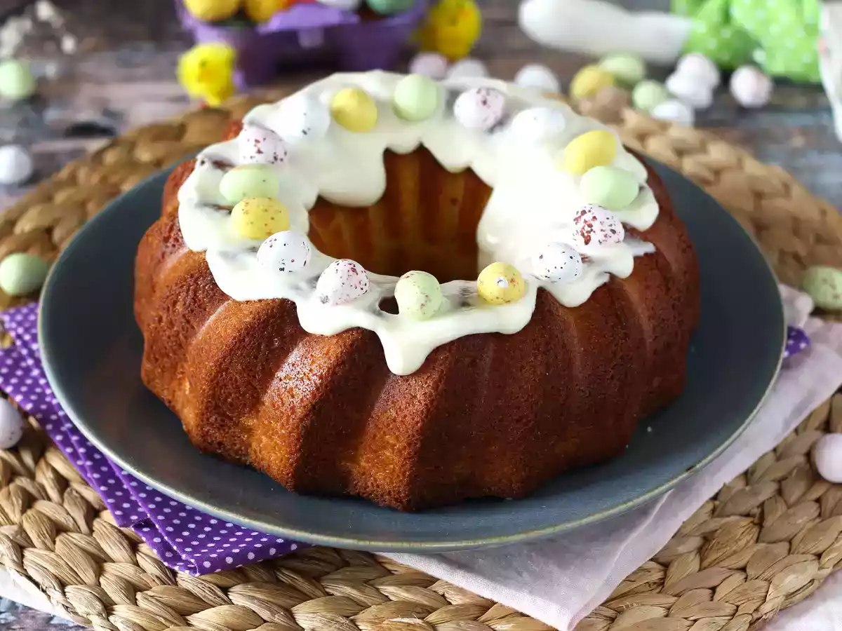 Wielkanocne ciasto bundt z cytryną i białą czekoladą