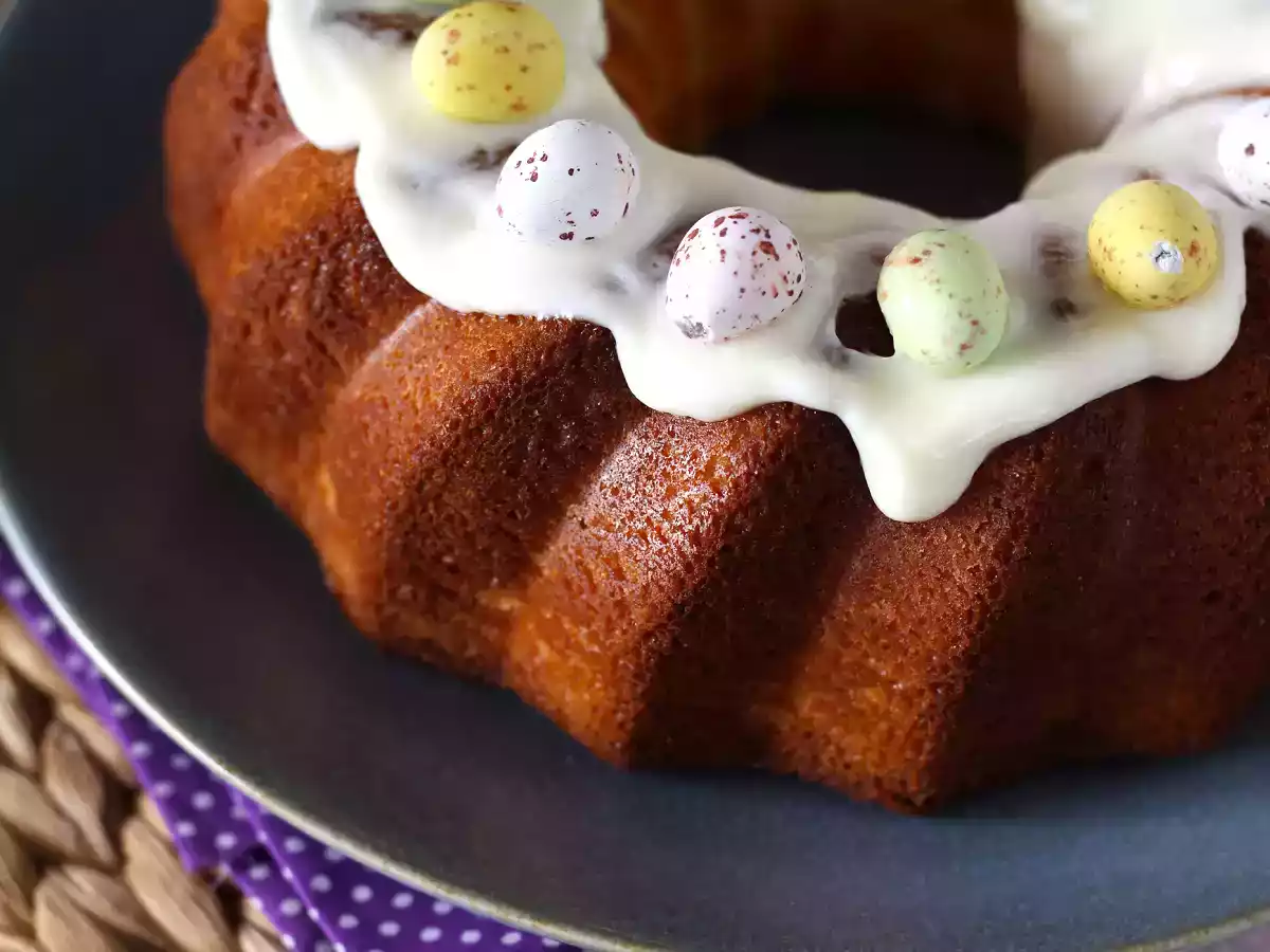 Wielkanocne ciasto bundt z cytryną i białą czekoladą - zdjęcie 4