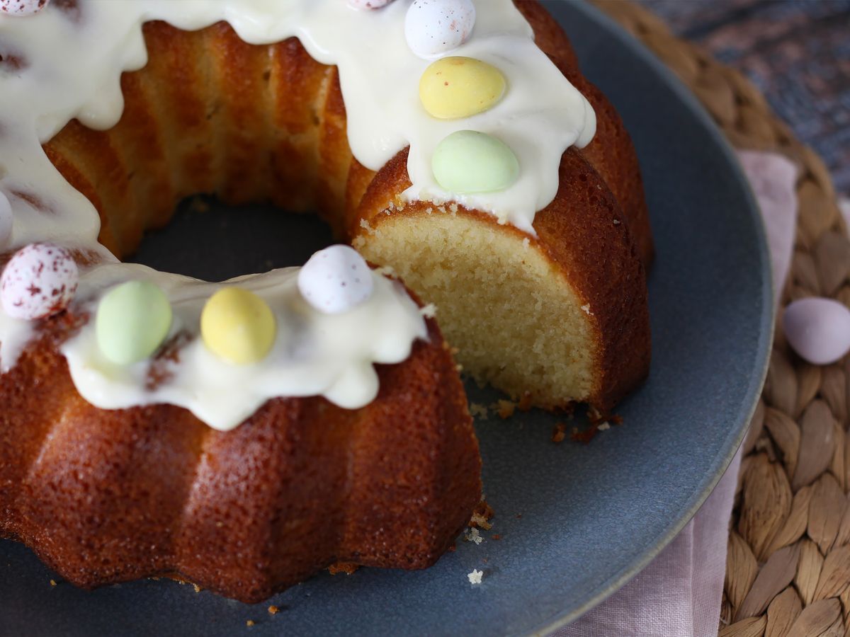 Wielkanocne ciasto bundt z cytryną i białą czekoladą - zdjęcie 5