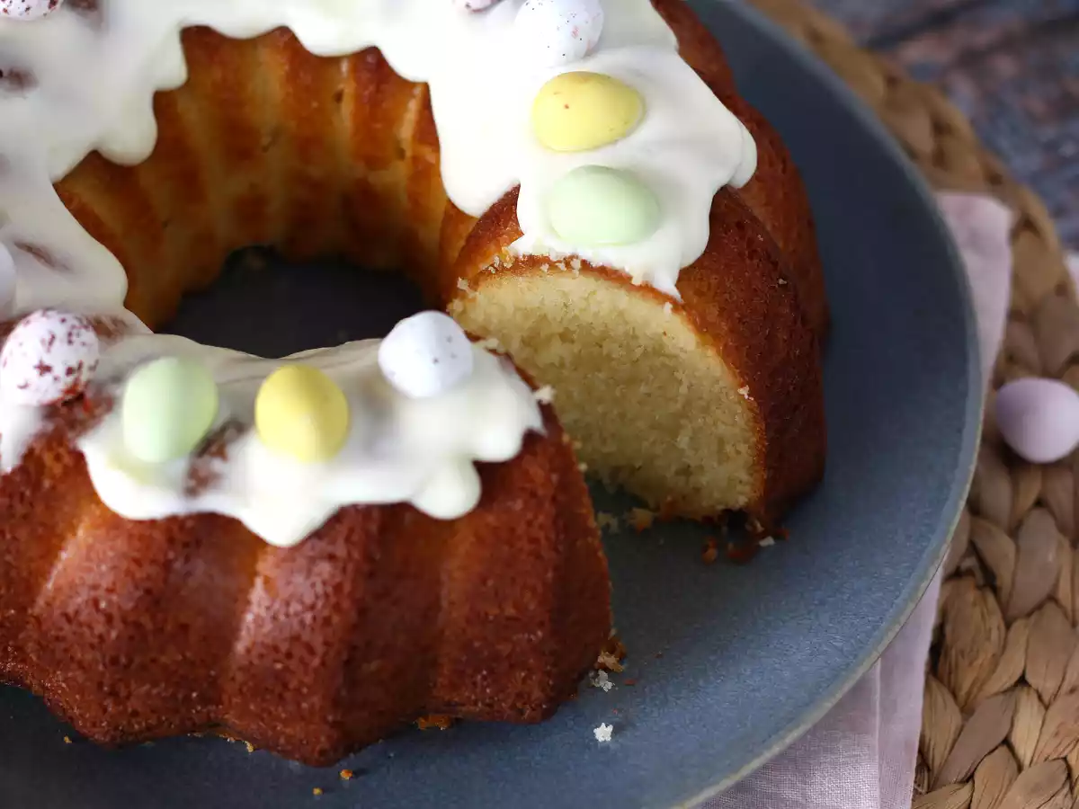 Wielkanocne ciasto bundt z cytryną i białą czekoladą - zdjęcie 5